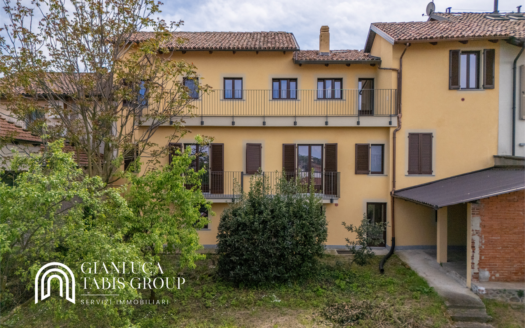EDIFICIO RIQUALIFICATO NEL CENTRO DI CHIERI