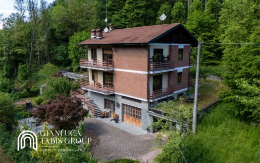 APPARTAMENTO CON GIARDINO IN COLLINA