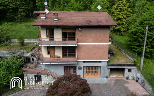 APPARTAMENTO CON GIARDINO IN COLLINA