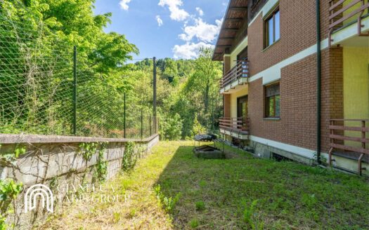APPARTAMENTO CON GIARDINO IN COLLINA
