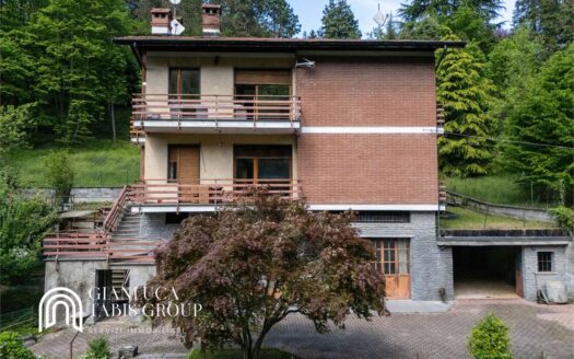 ULTIMO PIANO CON SOTTOTETTO E GIARDINO PRIVATO