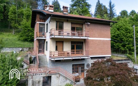 ULTIMO PIANO CON SOTTOTETTO E GIARDINO PRIVATO