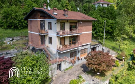 ULTIMO PIANO CON SOTTOTETTO E GIARDINO PRIVATO