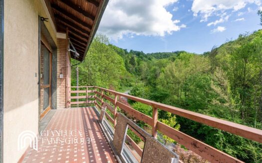 ULTIMO PIANO CON SOTTOTETTO E GIARDINO PRIVATO