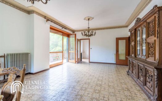 ULTIMO PIANO CON SOTTOTETTO E GIARDINO PRIVATO