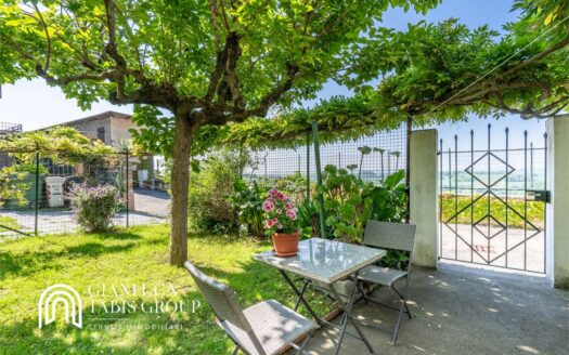 AMPIO APPARTAMENTO CON GIARDINO PRIVATO MARENTINO