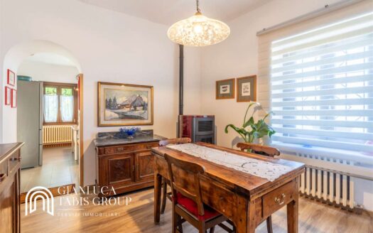 AMPIO APPARTAMENTO CON GIARDINO PRIVATO MARENTINO