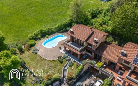 VILLA CON PISCINA A MARENTINO