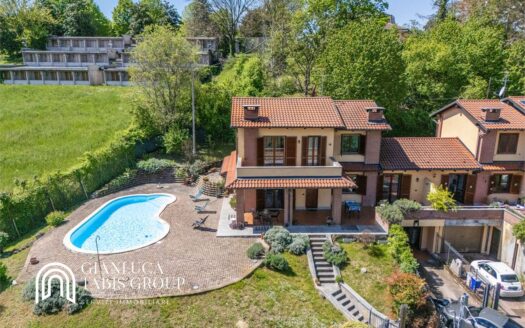 VILLA CON PISCINA A MARENTINO