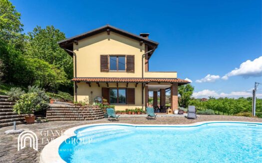 VILLA CON PISCINA A MARENTINO