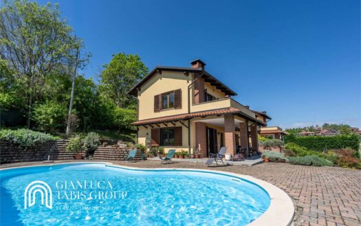 VILLA CON PISCINA A MARENTINO