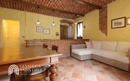 Casa semi-indipendente su due livelli